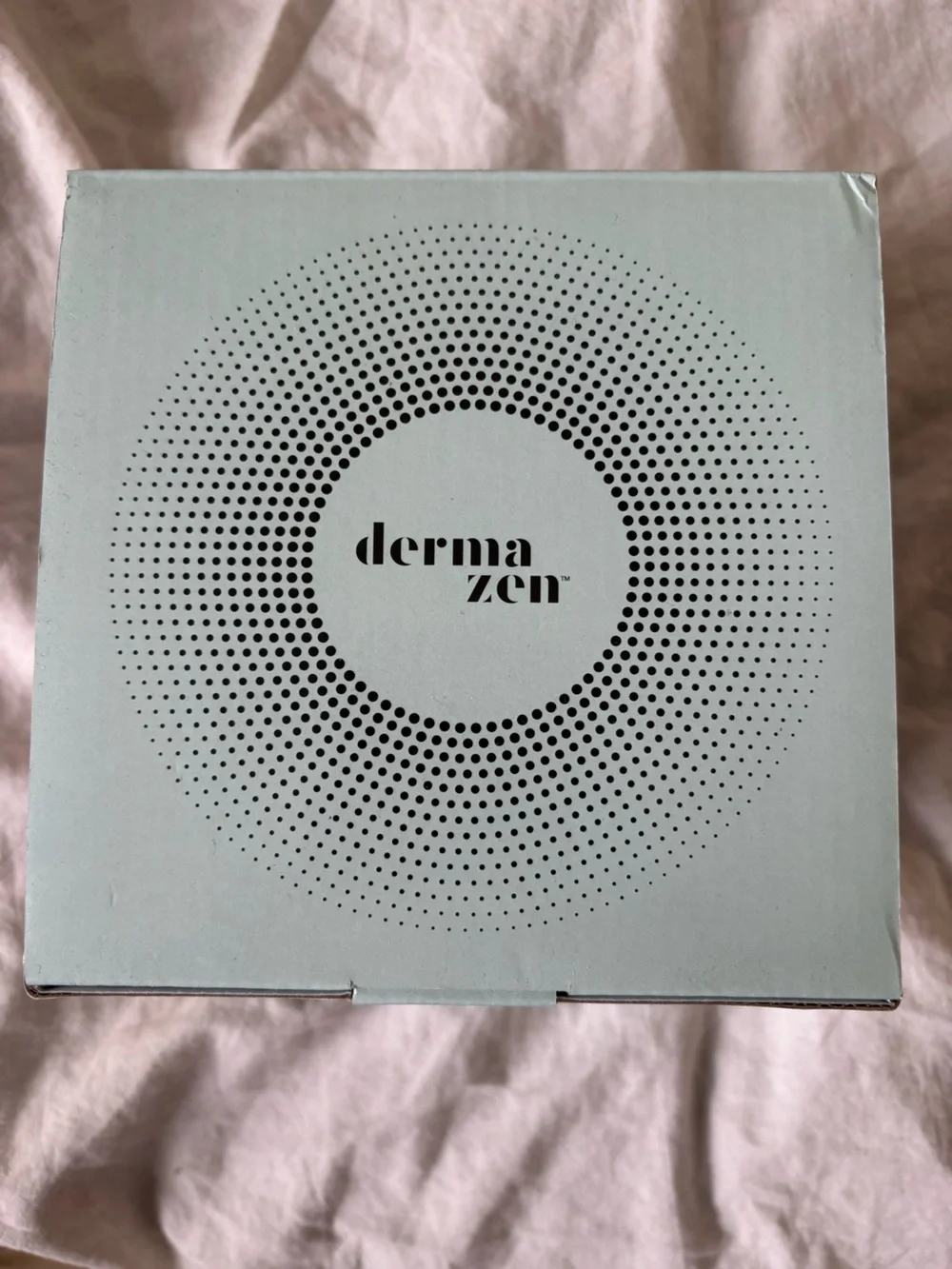 Dermazen Shower head with 17-step filtration
